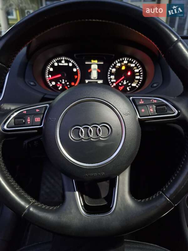 Внедорожник / Кроссовер Audi Q3 2016 в Киеве