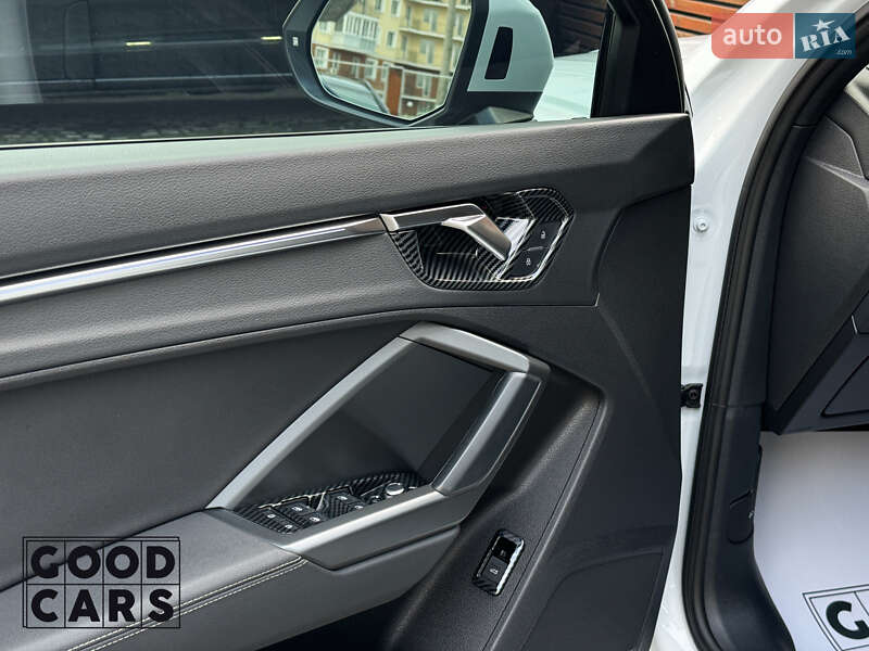 Позашляховик / Кросовер Audi Q3 2021 в Одесі