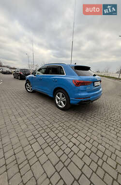 Внедорожник / Кроссовер Audi Q3 2019 в 
