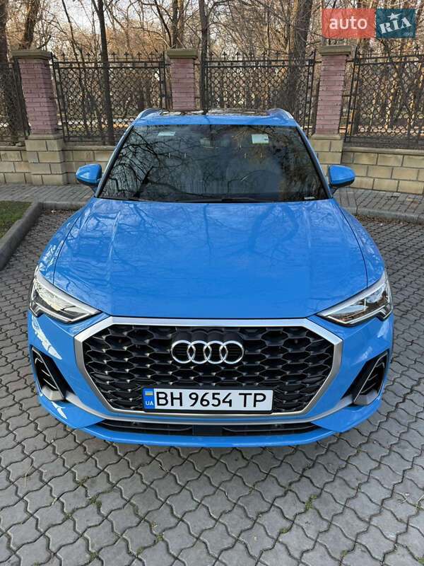 Внедорожник / Кроссовер Audi Q3 2019 в Одессе