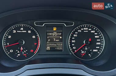 Внедорожник / Кроссовер Audi Q3 2012 в 