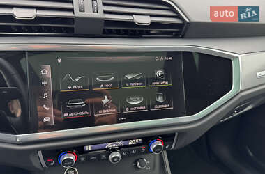 Внедорожник / Кроссовер Audi Q3 2023 в 