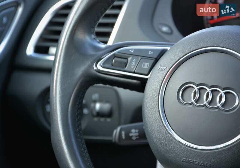 Внедорожник / Кроссовер Audi Q3 2015 в Киеве