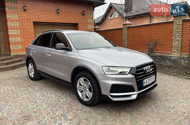 Позашляховик / Кросовер Audi Q3 2018 в 
