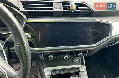 Внедорожник / Кроссовер Audi Q3 2020 в 