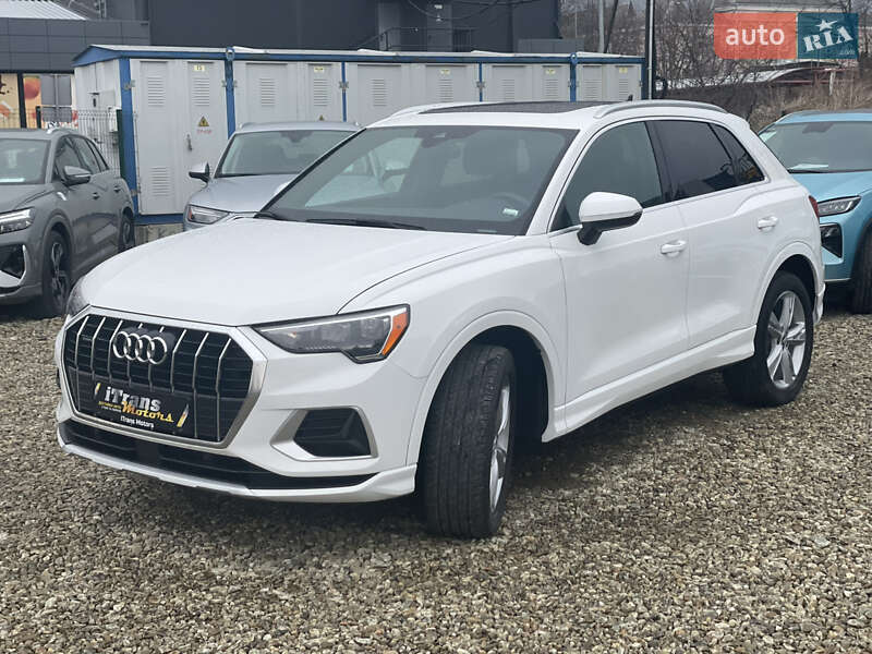 Внедорожник / Кроссовер Audi Q3 2021 в Стрые
