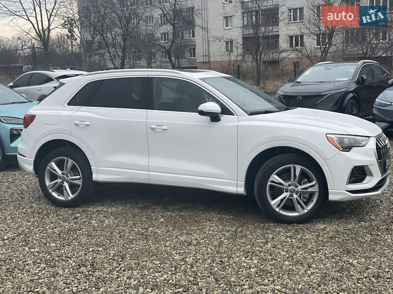 Внедорожник / Кроссовер Audi Q3 2021 в Стрые