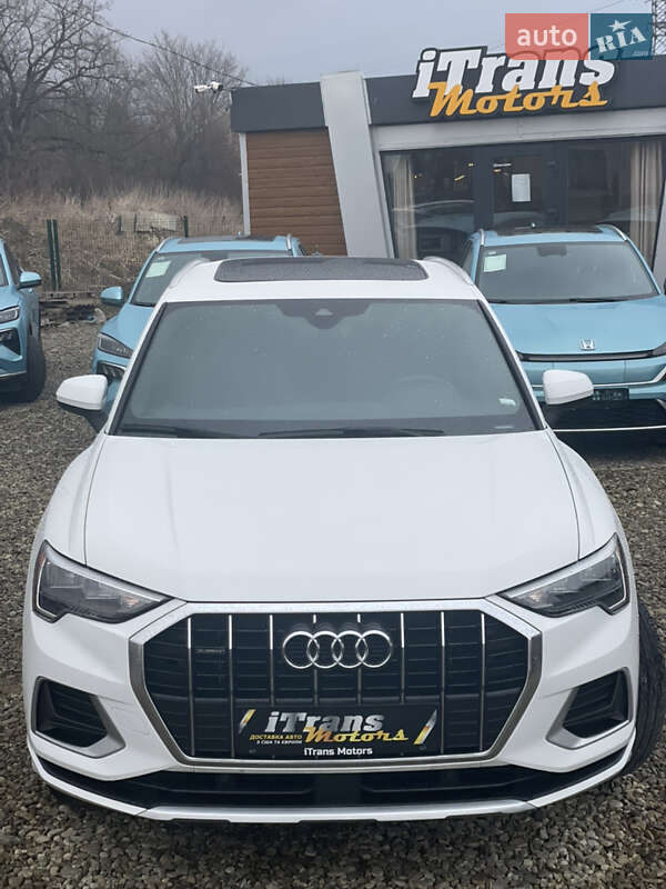 Внедорожник / Кроссовер Audi Q3 2021 в Стрые