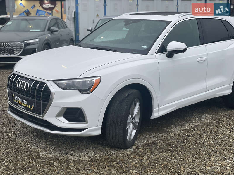 Внедорожник / Кроссовер Audi Q3 2021 в Стрые