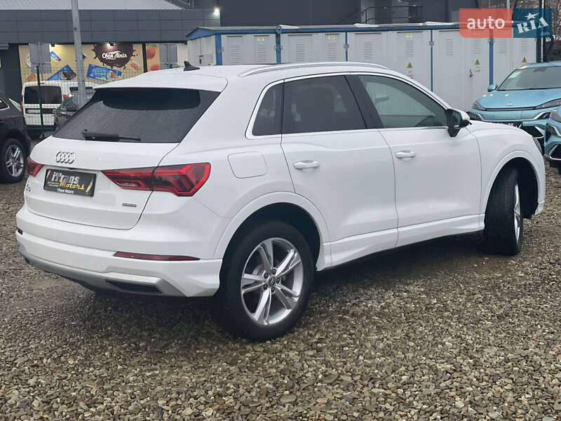 Внедорожник / Кроссовер Audi Q3 2021 в Стрые