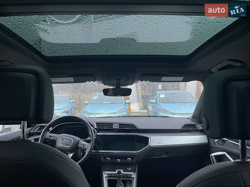 Внедорожник / Кроссовер Audi Q3 2021 в Стрые
