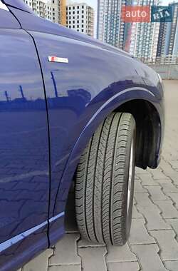 Внедорожник / Кроссовер Audi Q3 2024 в 