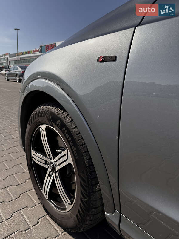 Внедорожник / Кроссовер Audi Q3 2015 в Киеве фото 25 Внедорожник / Кроссовер Audi Q3 2015 в Киеве