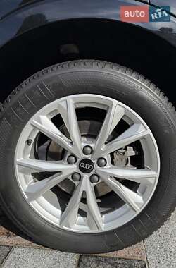 Внедорожник / Кроссовер Audi Q3 2021 в 