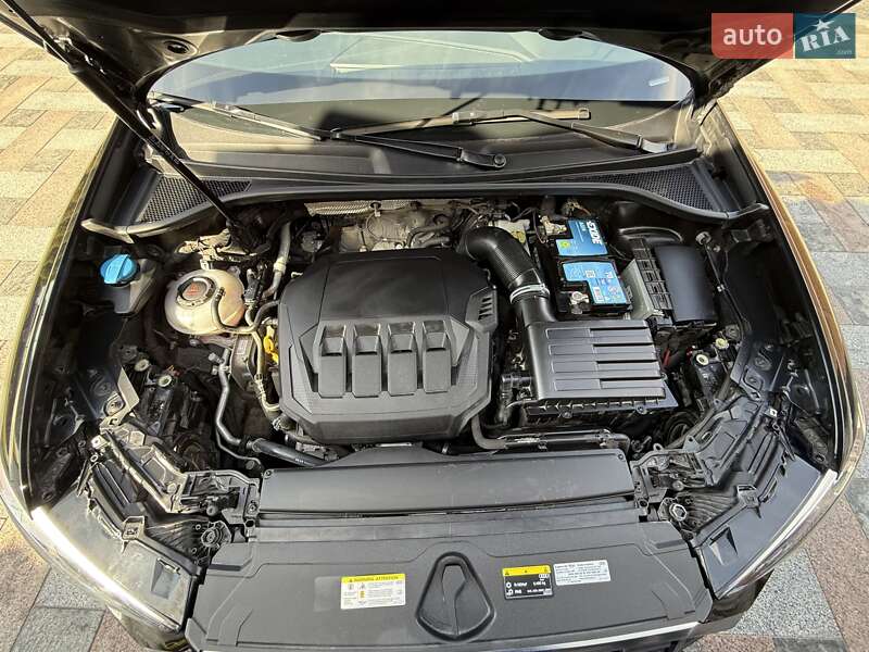Позашляховик / Кросовер Audi Q3 2021 в Києві
