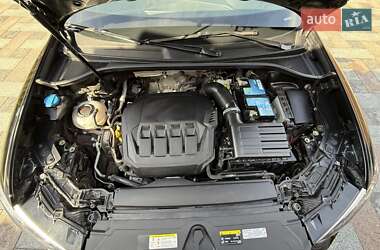 Внедорожник / Кроссовер Audi Q3 2021 в 