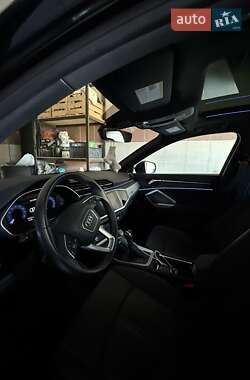 Внедорожник / Кроссовер Audi Q3 2021 в 