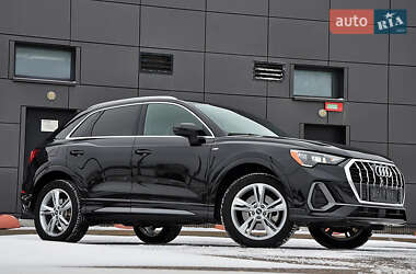 Позашляховик / Кросовер Audi Q3 2019 в 