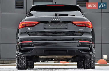 Позашляховик / Кросовер Audi Q3 2019 в 