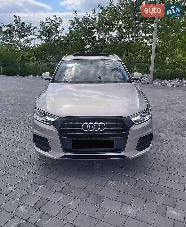 Позашляховик / Кросовер Audi Q3 2015 в Києві