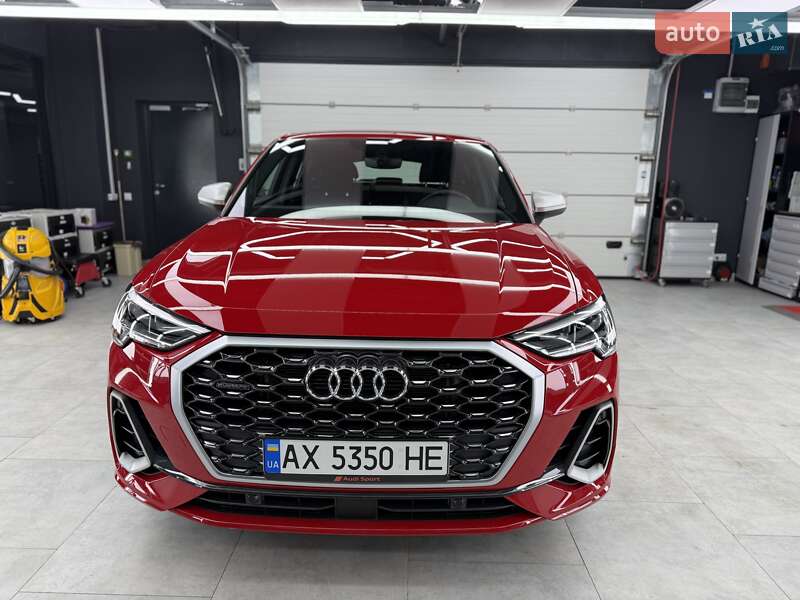 Внедорожник / Кроссовер Audi Q3 2022 в Киеве