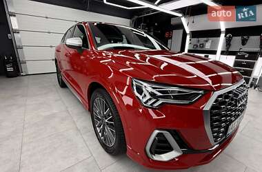 Внедорожник / Кроссовер Audi Q3 2022 в Киеве