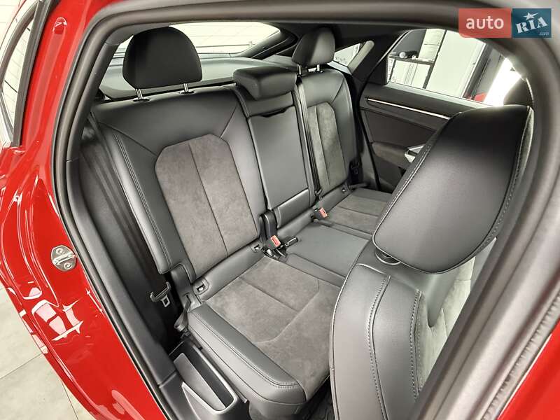 Позашляховик / Кросовер Audi Q3 2022 в Києві