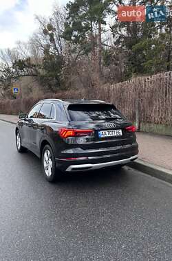 Позашляховик / Кросовер Audi Q3 2020 в 