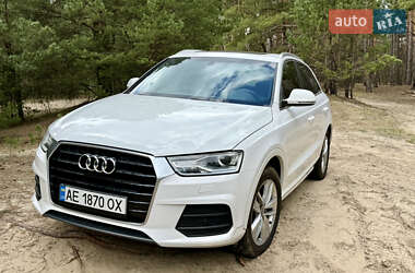 Внедорожник / Кроссовер Audi Q3 2015 в 