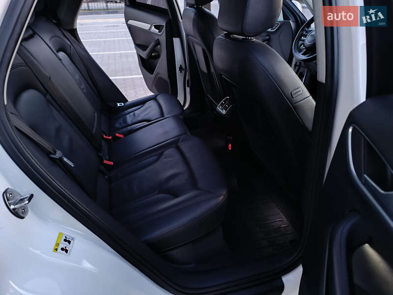 Внедорожник / Кроссовер Audi Q3 2017 в Львове
