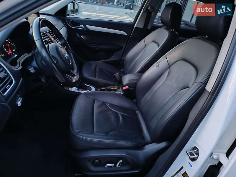Внедорожник / Кроссовер Audi Q3 2017 в Львове