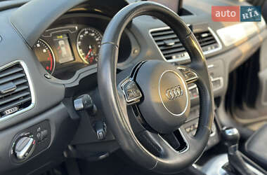 Внедорожник / Кроссовер Audi Q3 2015 в 