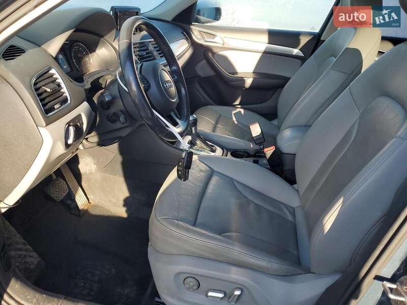 Внедорожник / Кроссовер Audi Q3 2016 в Киеве