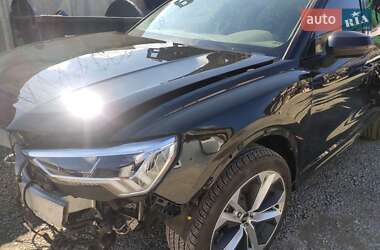 Внедорожник / Кроссовер Audi Q3 2022 в 