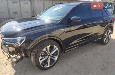 Внедорожник / Кроссовер Audi Q3 2022 в 