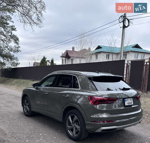 Внедорожник / Кроссовер Audi Q3 2019 в Киеве