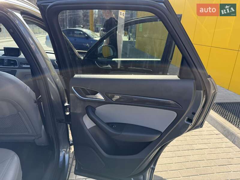 Внедорожник / Кроссовер Audi Q3 2016 в Ровно