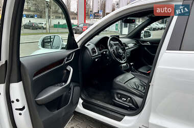 Внедорожник / Кроссовер Audi Q3 2015 в 