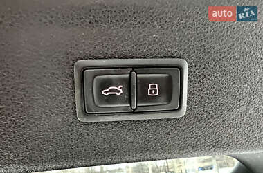 Внедорожник / Кроссовер Audi Q3 2015 в 