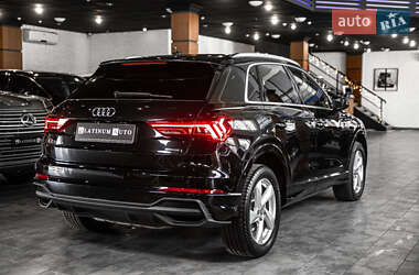 Внедорожник / Кроссовер Audi Q3 2019 в 