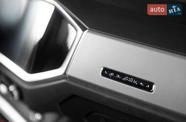 Внедорожник / Кроссовер Audi Q3 2019 в 