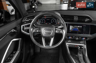 Внедорожник / Кроссовер Audi Q3 2019 в 