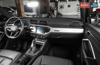 Внедорожник / Кроссовер Audi Q3 2019 в 