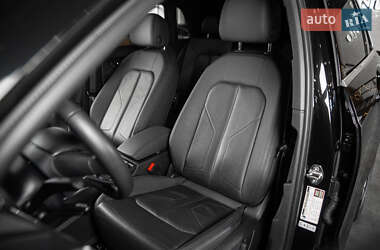 Внедорожник / Кроссовер Audi Q3 2019 в 
