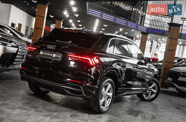 Внедорожник / Кроссовер Audi Q3 2019 в 