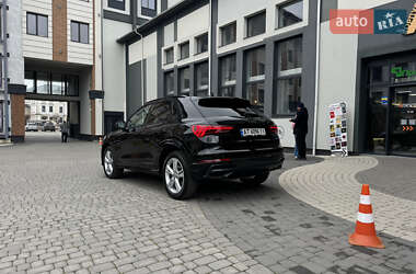 Внедорожник / Кроссовер Audi Q3 2019 в 