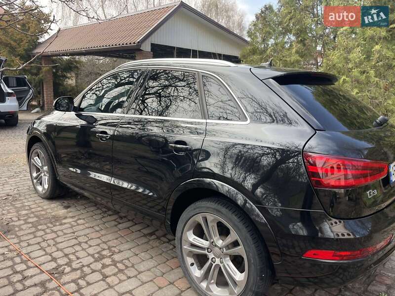 Внедорожник / Кроссовер Audi Q3 2015 в Днепре
