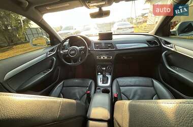Позашляховик / Кросовер Audi Q3 2015 в 