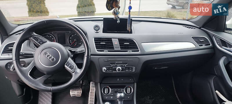 Внедорожник / Кроссовер Audi Q3 2017 в Каменец-Подольском