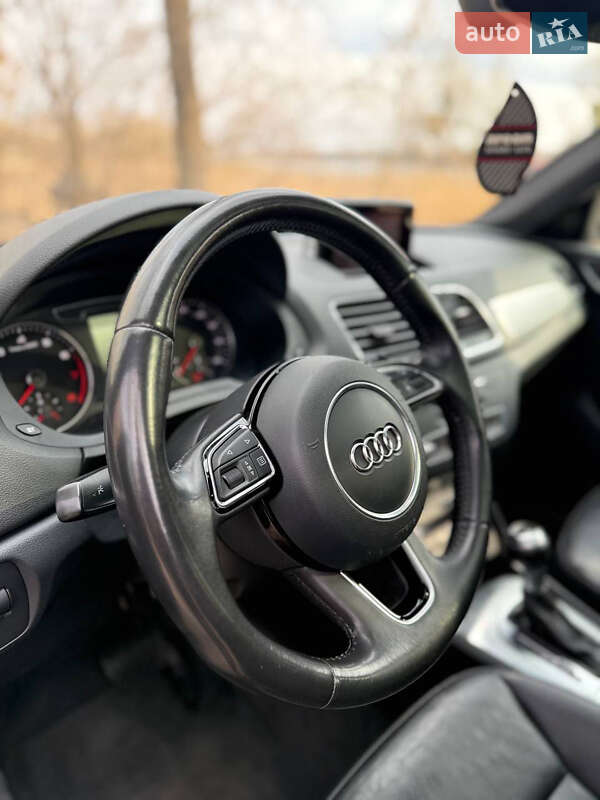 Позашляховик / Кросовер Audi Q3 2015 в Києві